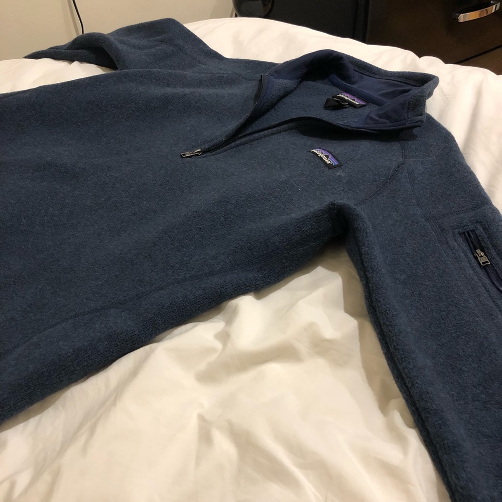 Navy Patagonia pullover